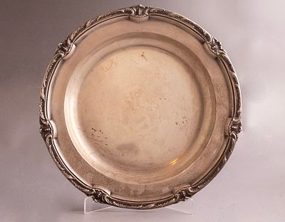 Silver Tray. 84 silver tray. Diameter: 32 cm, weight: 857g. Hallmarked.