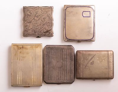 Silver Cigarette cases. Lot of silver boxes including 4 cigarette cases and a compact. Various 