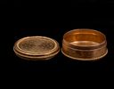 French gold Snuff Box. Circa 1785 French 18K gold round snuff box with guilloché decoration Image - 3