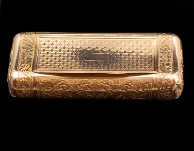 French gold Snuff Box. French 18K gold Snuff box, Paris, 1819–1838. with chiseled and guilloché 