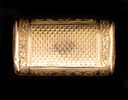 French gold Snuff Box. French 18K gold Snuff box, Paris, 1819–1838. with chiseled and guilloché Image - 2