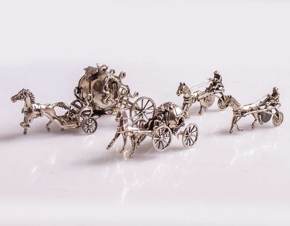 Silver Miniatures. Lot of 6 silver miniatures. Total weight: 88g.