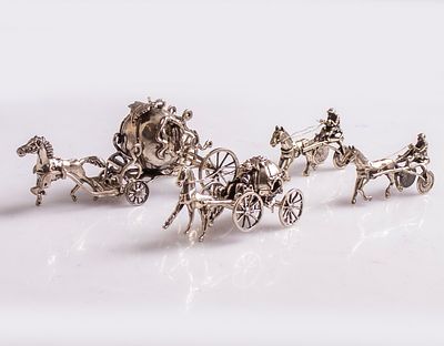 Silver Miniatures. Lot of 6 silver miniatures. Total weight: 88g.