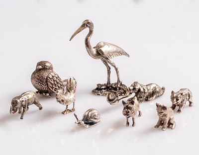 Silver Miniatures. Lot of 6 silver miniatures. Total weight: 90g.