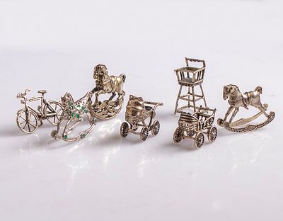 Silver Miniatures. Lot of 7 silver miniatures. Total weight: 80g.