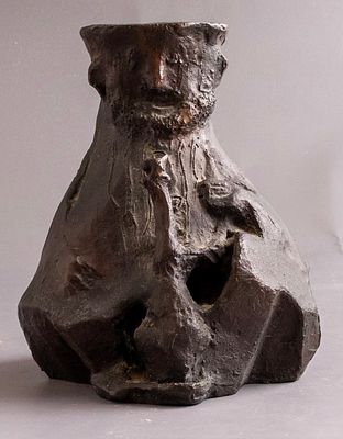 נחום גוטמן (1898-1980), מעשן הנרגילה, פסל ברונזה מוצמד לבסיס עץ, גובה: 14 ס"מ, חתום וממוספר 40/100.