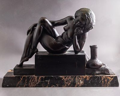 Clarisse L&eacute;vy-Kinsbourg (1896-1959). קלריס לוי-קינסבורג (1896-1959), אישה עירומה שוכבת עם כד 