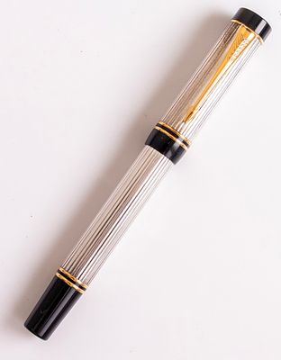 עט רולר, Parker Duofold. עט רולר תוצרת פרקר, דגם דואופולד Godron international, חיפוי כסף 