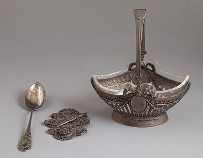Silver Items, Germany. Lot of 3 silver items, including a silver bowl with an inner glass liner 
