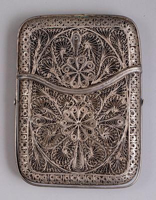 Silver Filigree Cigarette Case. Silver Filigree cigarette box, decorated with floral motifs. 