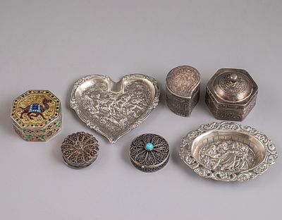 Silver Items, Various Origins. Lot of silver items, various origins. Including five small boxes 