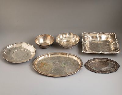 Silver Items, Germany. Lot of 6 silver items, Germany. Including 3 trays and 2 small bowls (800 