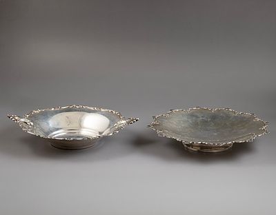 Silver Bowls, Italy. Pair of 800 silver bowls, Italy. Decorated with reliefs. Diameter: 22–25 
