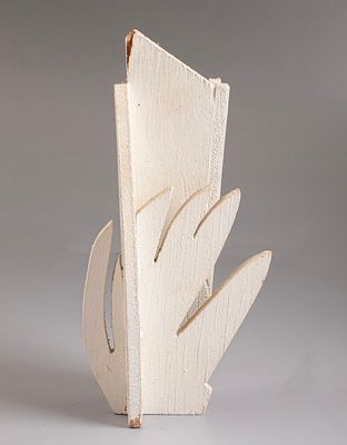 Louise Nevelson (1899 –1988). לואיז נבלסון (1899 –1988), עץ החיים - "Tree of life", פסל עץ צבוע 