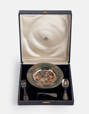 Sterling Silver Child’s Plate & Cutlery Set. Sterling silver child’s plate and cutlery set 