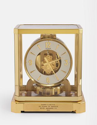 Atmos Clock, Jaeger LeCoultre. Jaeger LeCoultre Atmos Clock. Dimensions: 23.5X16X21 cm. In 