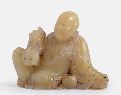 Chinese Shoushan Soapstone Sculpture. Fine Chinese Shoushan soapstone figurine, late Qing 