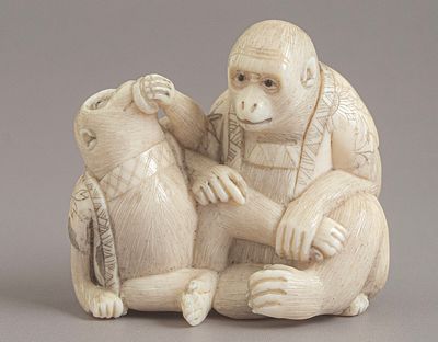 Carved Japanese Netsuke. Japanese netsuke, carved in the form of monkeys. Height: 3.5 cm. Signed.
