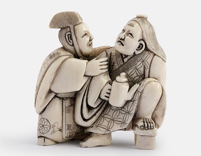 Carved Japanese Netsuke. Height: 4.5 cm. Signed.