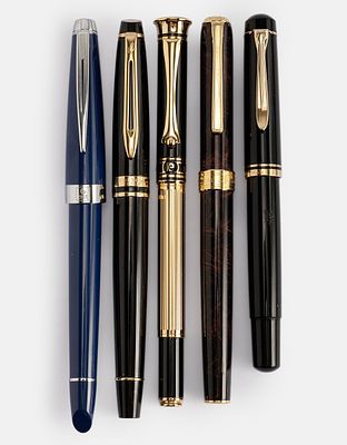 Fountain Pens, Various Makers. Lot of 5 fountain pens, various makers including Waterman Expert 