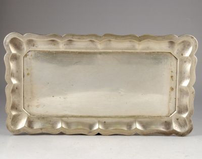 מגש כסף. אורך: 41X22.5 ס"מ. משקל: 576 גרם. חתום.