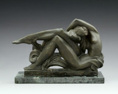 ברוך סקציאר, עירום נשי. ברוך סקציאר (נ. 1942), עירום נשי, פסל ברונזה על בסיס שיש. גובה: 31 ס"מ, חתום.