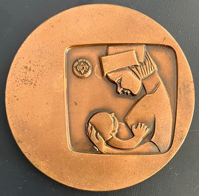 המרכז הרפואי של הדסה, האוניברסיטה העברית ירושלים - מדליה ממלכתית מטומבק, בקוטר 59 מ"מ, הונפקה 