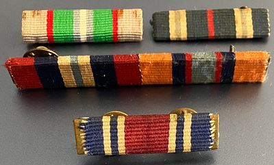 לוט אותות שירות/ מערכה ישראליים : 
אות ההגנה; 
אות מלחמת 