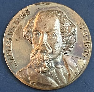 Charles Dickens - מדליית uniface , לא נפוצה, שהוטבעה בחו"ל לזכרו של צ'ארלס דיקנס 