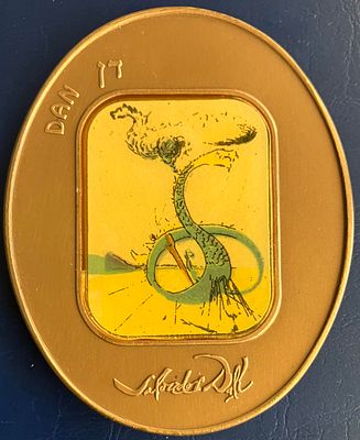 דן - מדליה אובלית מממלכתית מטומבק, מסדרת "12 שבטי ישראל", מעוטרת בליטוגרפיה צבעונית, יצירתו 