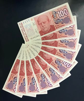 לוט 10 שטרות ארגנטינה 100 אסטראלס , עוקבים , במצבים חדשים.