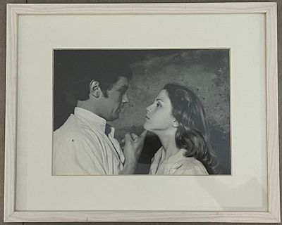 צילום שחור לבן, 16 על 22 ס"מ