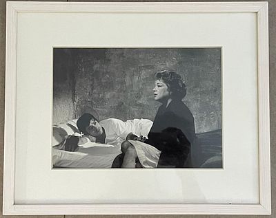 צילום שחור לבן, 16 על 22 ס"מ