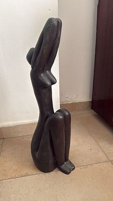 תקוה עמיר (2025- 1945) ברונזה, גובה 53 ס"מ