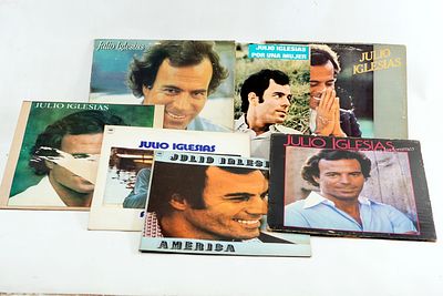 תקליטים חוליו איגלסיאס
זמר ספרדי