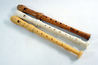 שלשה חלילים עץ ובקליט