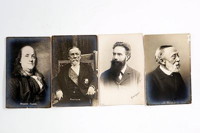 ארבע גלויות – לואי פסטר, וילהלם רנטגן, רודולף וירכו, בנימין פרנקלין.