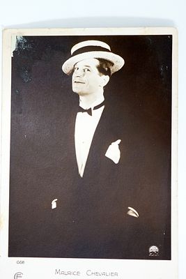 גלויה של השחקן הצרפתי מוריס שבלייה.