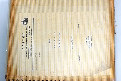 אלבום צילומים של תלמידות בבית ספר רפואי כולל חידון מעמד האישה, 1975.