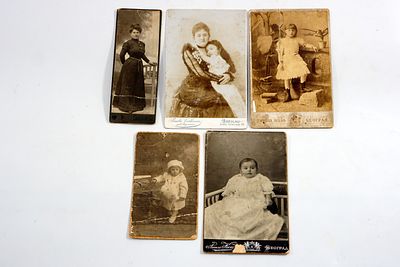 חמישה צילומי קבינט של יהודים מאירופה עד 1920.