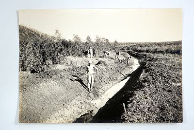 צילום ייבוש נחל גישון, 1926.