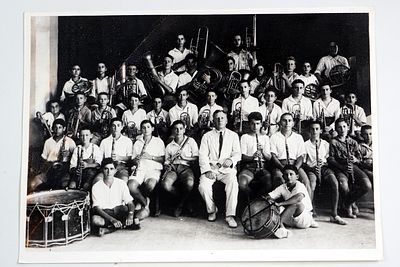 צילום איכותי של תזמורת תלמידים בתל אביב, 1930.