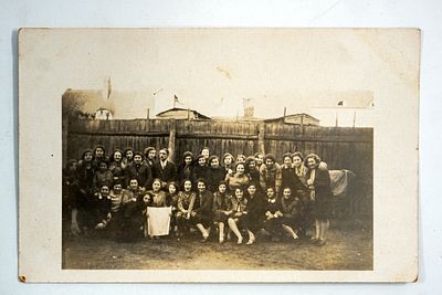 צילום של תלמידות בית הספר תרבות בפולין, שנות ה-20.