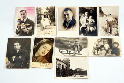 עשרה צילומים אירופיים משפחתיים, שנות ה-20–40.