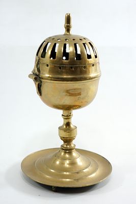 כלי אסלאמי עתיק לקטורת ובשמים – פליז – המאה ה-19 : מבער קטורת מקורי בעל עיצוב אוריינטלי קלאסי 