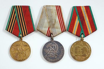 3 מדליות אותות מלחמה רוסית.