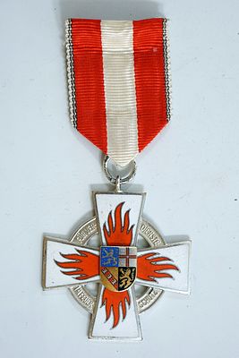 עיטור כבוד פדרלי גרמני – צלב הכבוד הפדרלי, 1951.