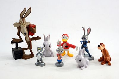 לוט דמויות מיניאטורות מסרטים וסדרות.