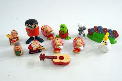 לוט דמויות מיניאטורות מסרטים וסדרות.