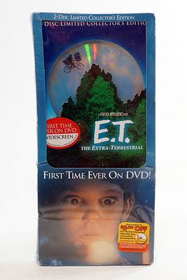 DVD הסרט E.T. (אי.טי) - מהדורה מקורית ושמורה יצירת המופת "אי.טי - חבר מכוכב אחר" מאת סטיבן ספילברג.